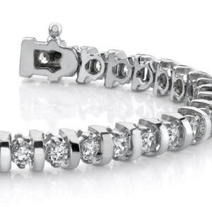 Shiny Curve Link Diamond Tennis Bracelet